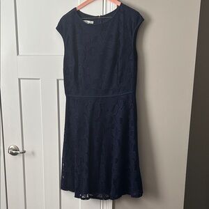 Chic Navy Lace Midi Dress